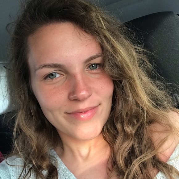 Meet your Posher, Melanie - Picture 1 of 1